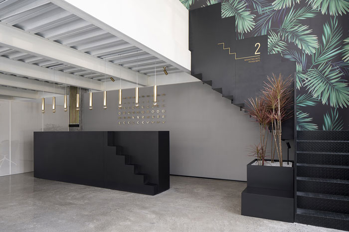 家居公司辦公室前臺(tái)裝修設(shè)計(jì)效果圖