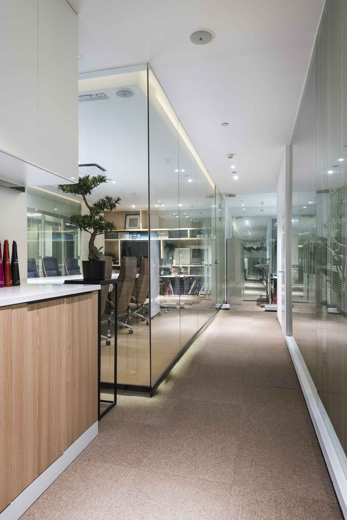 設計公司辦公室過道裝修效果圖