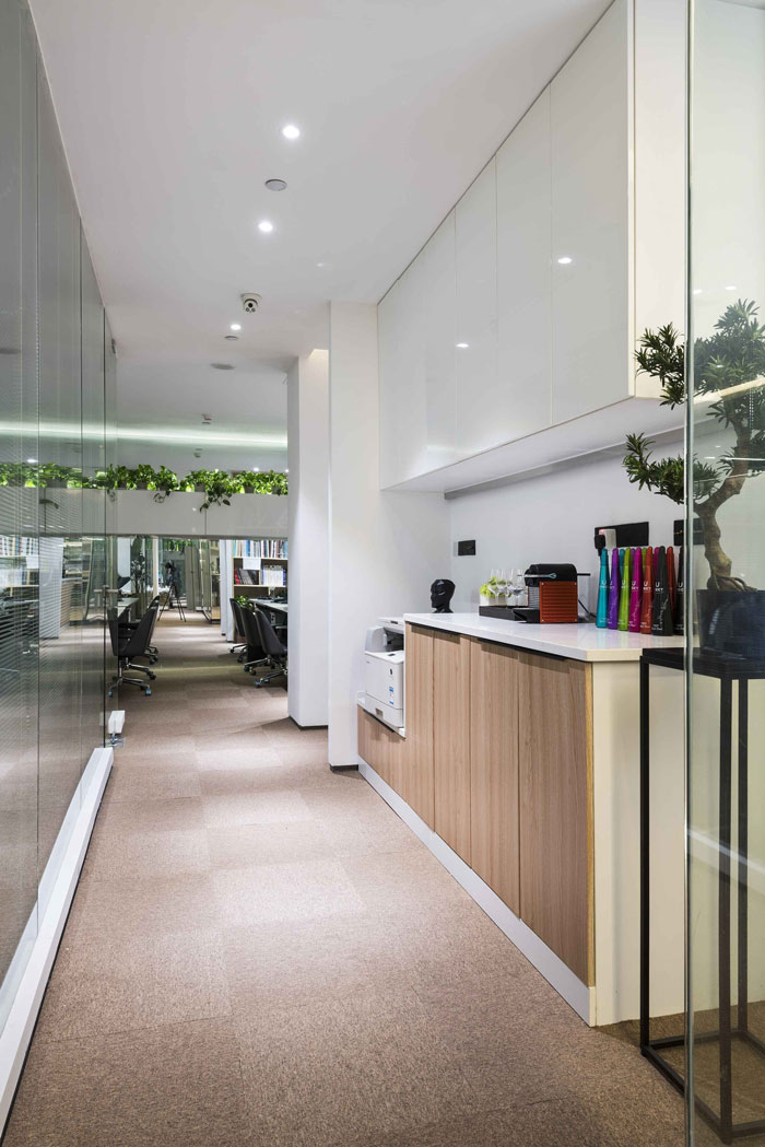 設計公司辦公室茶水間裝修效果圖